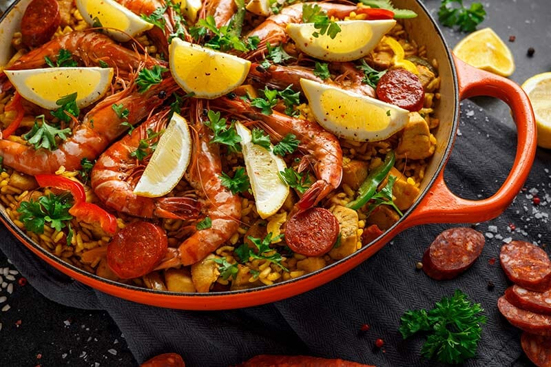 Spicy Chicken &amp; Seafood Paella (Fry Pan Style)